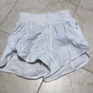 White size 4 lululemon shorts new